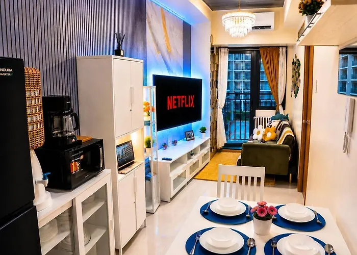 Pool View Designer With 300mbps Wifi, Walk To Moa, Ikea, Dining, Shopping