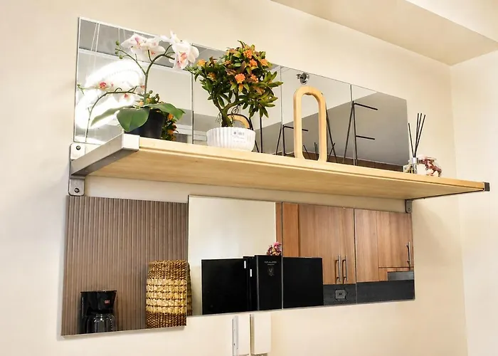 Pool View Designer With 300mbps Wifi, Walk To Moa, Ikea, Dining, Shopping Manila