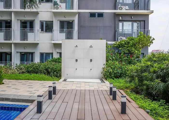 Pool View Designer With 300mbps Wifi, Walk To Moa, Ikea, Dining, Shopping *