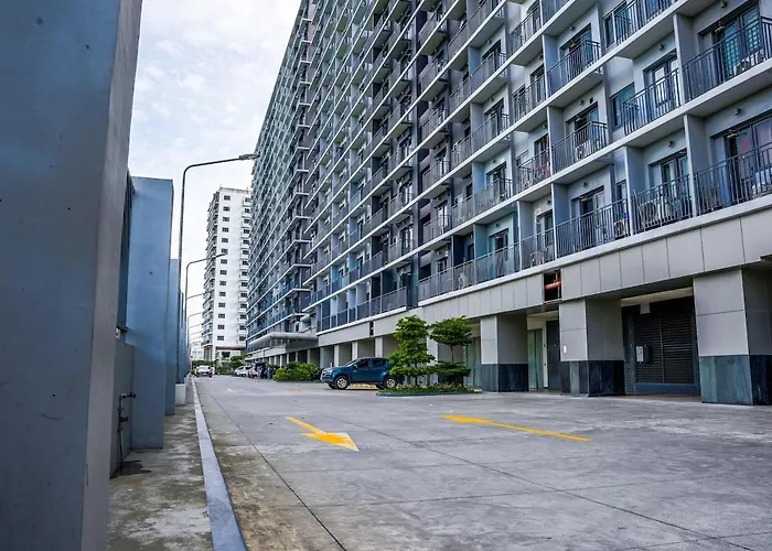 Apartment Pool View Designer With 300mbps Wifi, Walk To Moa, Ikea, Dining, Shopping *